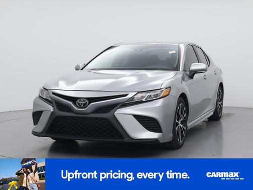 Silver 2018 Toyota Camry SE