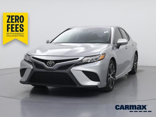 Silver 2018 Toyota Camry SE
