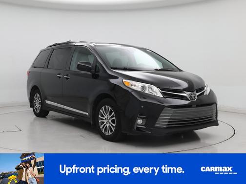 Black 2020 Toyota Sienna XLE  Auto Access Seat