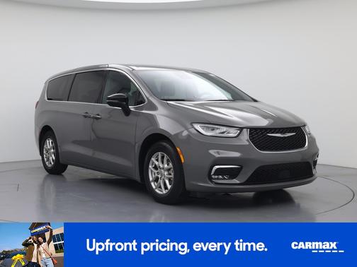 Gray 2025 Chrysler Pacifica Select