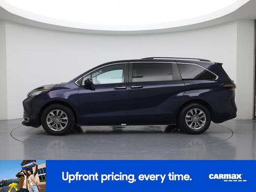2023 Toyota Sienna XLE