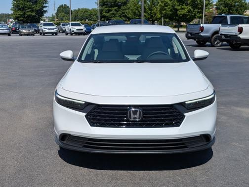 Platinum White Pearl 2025 Honda Accord