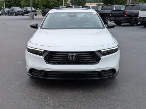 Platinum White Pearl 2025 Honda Accord