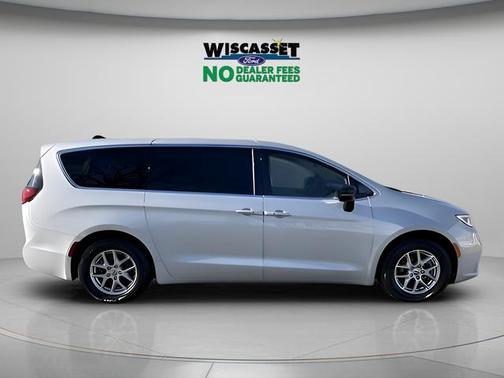 2024 Chrysler Pacifica Touring-L
