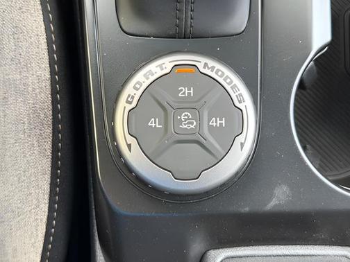 Carbonized Gray Metallic 2026 Ford Bronco Big Bend