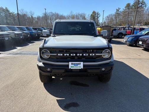 Avalanche Gray 2026 Ford Bronco Outer Banks