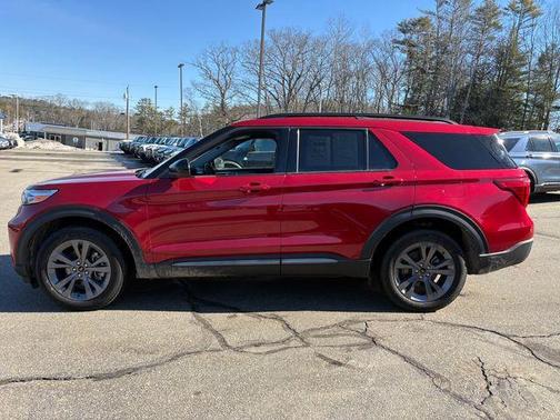Rapid Red Metallic Tinted Clearcoat 2023 Ford Explorer XLT