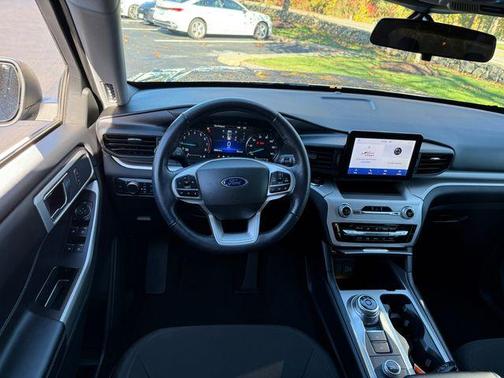 Gray Metallic 2022 Ford Explorer XLT