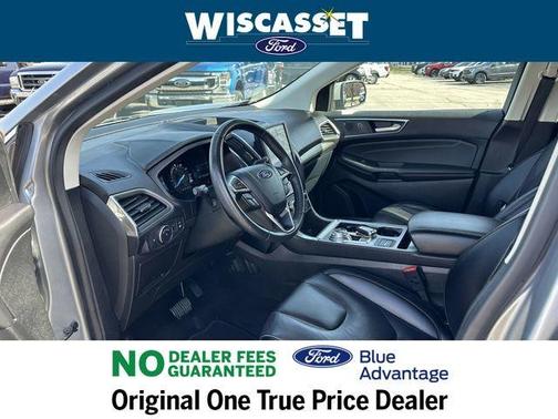 Silver Metallic 2022 Ford Edge Titanium