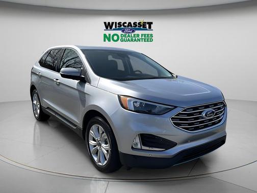 Silver Metallic 2022 Ford Edge Titanium