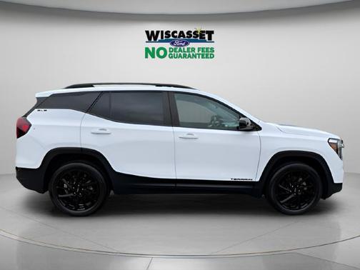 Summit White 2023 GMC Terrain SLE