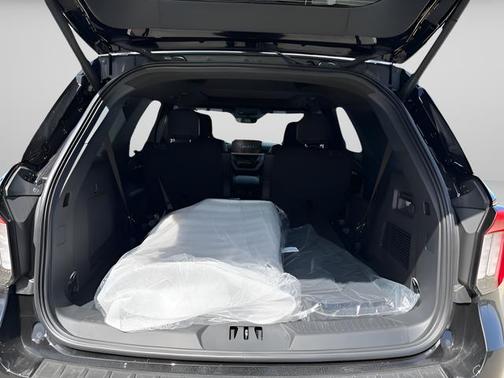 Agate Black Metallic 2026 Ford Explorer ST