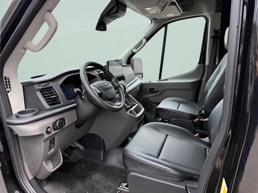 Agate Black Metallic 2026 Ford Transit-250 148 WB Medium Roof Cargo