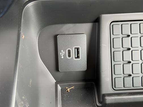 Oxford White 2026 Ford F-150 XLT