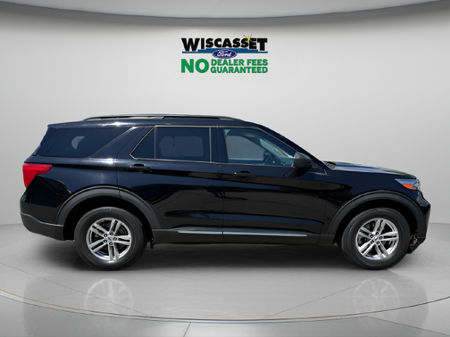 Black Metallic 2023 Ford Explorer Base