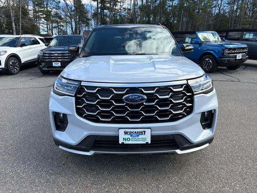 Space White Metallic 2026 Ford Explorer Platinum