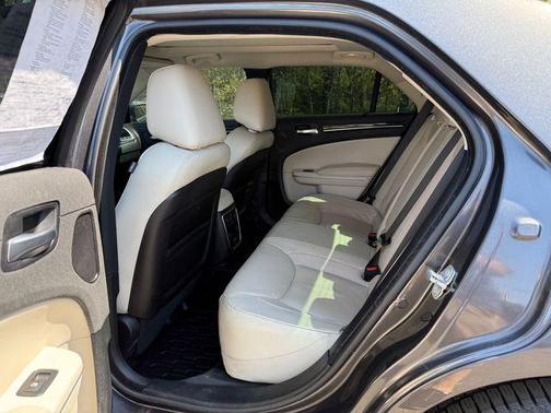 Granite Crystal Clearcoat Metallic 2023 Chrysler 300 Touring L