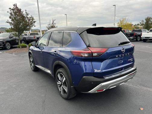 Caspian Blue Metallic/Super Black 2023 Nissan Rogue Platinum
