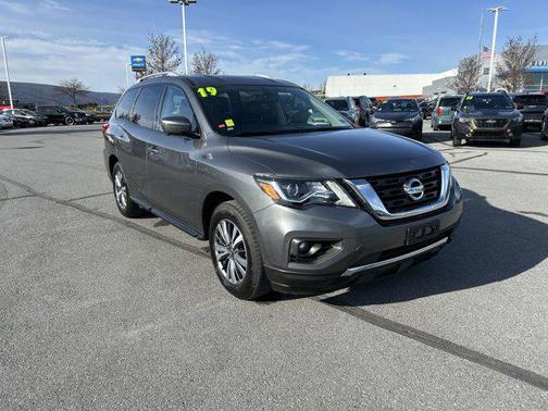 2019 Nissan Pathfinder SL