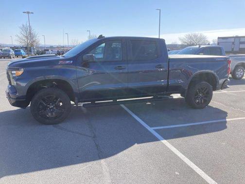 2022 Chevrolet Silverado 1500 Custom Trail Boss
