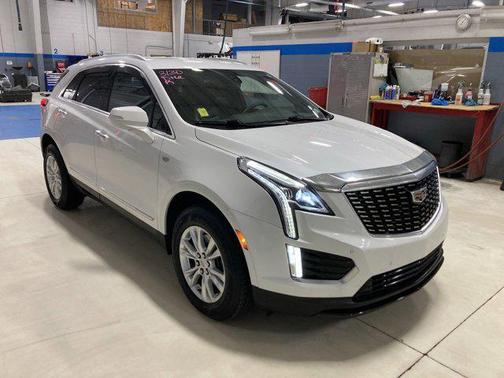 Crystal White Tricoat 2022 Cadillac XT5 Luxury