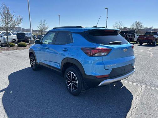 Marina Blue Metallic 2026 Chevrolet Trailblazer LT