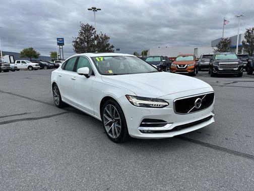 2017 Volvo S90 T6 Momentum