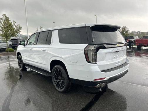 Polar White Tricoat 2026 Chevrolet Suburban High Country, 4WD