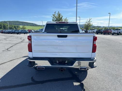 Summit White 2026 Chevrolet Silverado 1500 LT