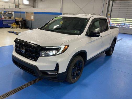 Platinum White Pearl 2025 Honda Ridgeline Black