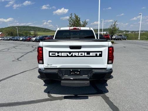 Summit White 2023 Chevrolet Colorado Trail Boss
