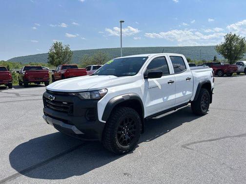 Summit White 2023 Chevrolet Colorado Trail Boss