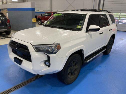 Super White 2021 Toyota 4Runner SR5