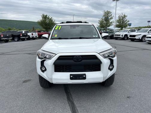 Super White 2021 Toyota 4Runner SR5