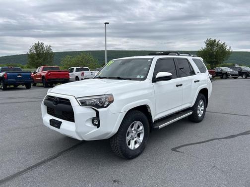Super White 2021 Toyota 4Runner SR5