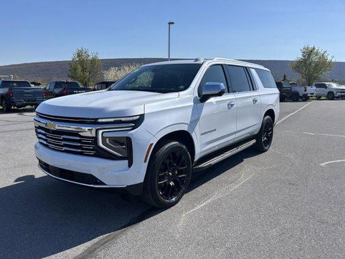 Polar White Tricoat 2026 Chevrolet Suburban Premier
