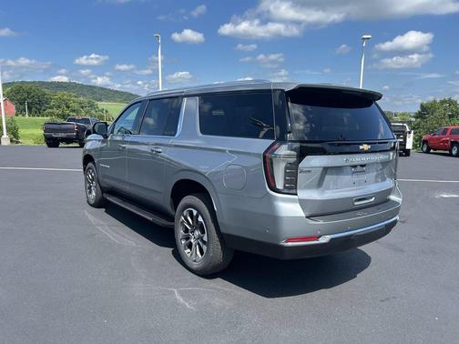 Sterling Gray Metallic 2026 Chevrolet Suburban LT