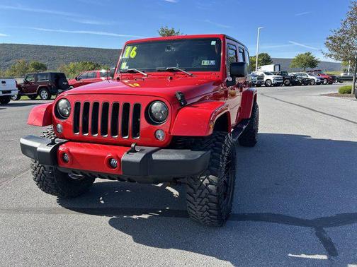 2016 Jeep Wrangler Unlimited Sahara