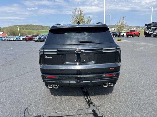 Mosaic Black Metallic 2026 Chevrolet Traverse RS