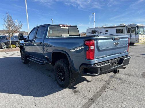 2024 Chevrolet Silverado 2500 4WD Crew Cab Standard Bed ZR2