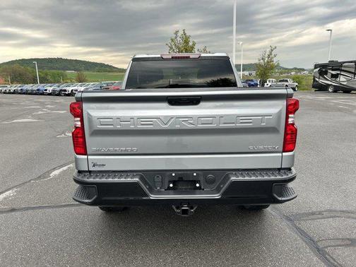 Sterling Gray Metallic 2024 Chevrolet Silverado 1500 Custom Trail Boss
