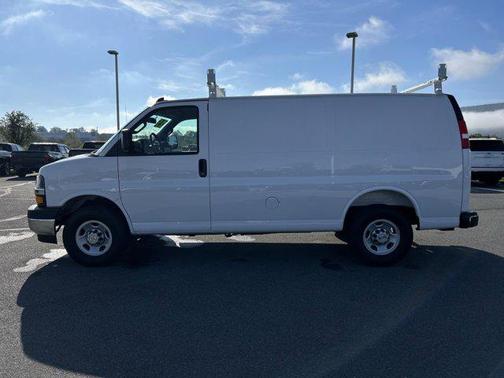 2025 Chevrolet Express 2500 RWD 2500 Regular Wheelbase WT
