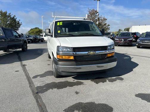 2025 Chevrolet Express 2500 RWD 2500 Regular Wheelbase WT