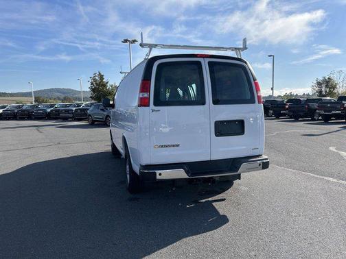 2025 Chevrolet Express 2500 RWD 2500 Regular Wheelbase WT