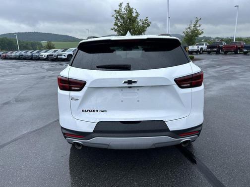 Summit White 2025 Chevrolet Blazer 3LT
