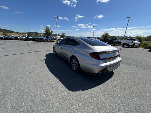 2021 Hyundai SONATA SEL