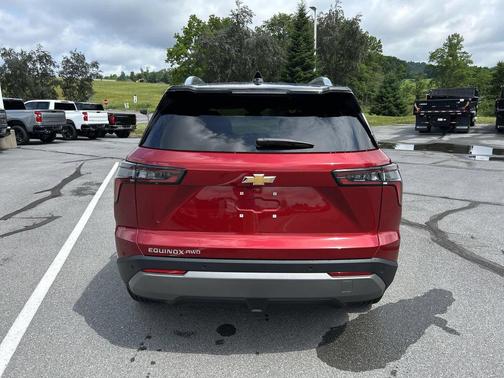 Radiant Red Tintcoat 2026 Chevrolet Equinox 1LT
