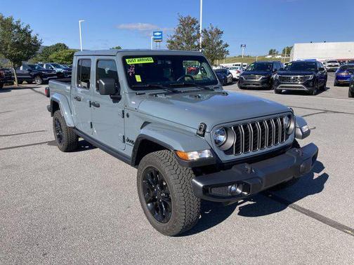 2025 Jeep Gladiator Nighthawk