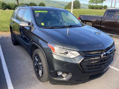 Graphite Metallic 2021 Chevrolet Traverse RS