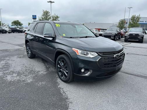 Graphite Metallic 2021 Chevrolet Traverse RS